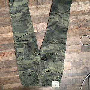 ABERCROMBIE & FITCH Camo Pants NEVER WORN